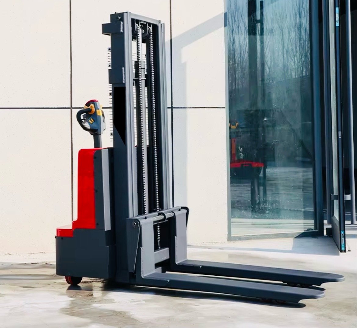Battery Operated Hydraulic Forklift